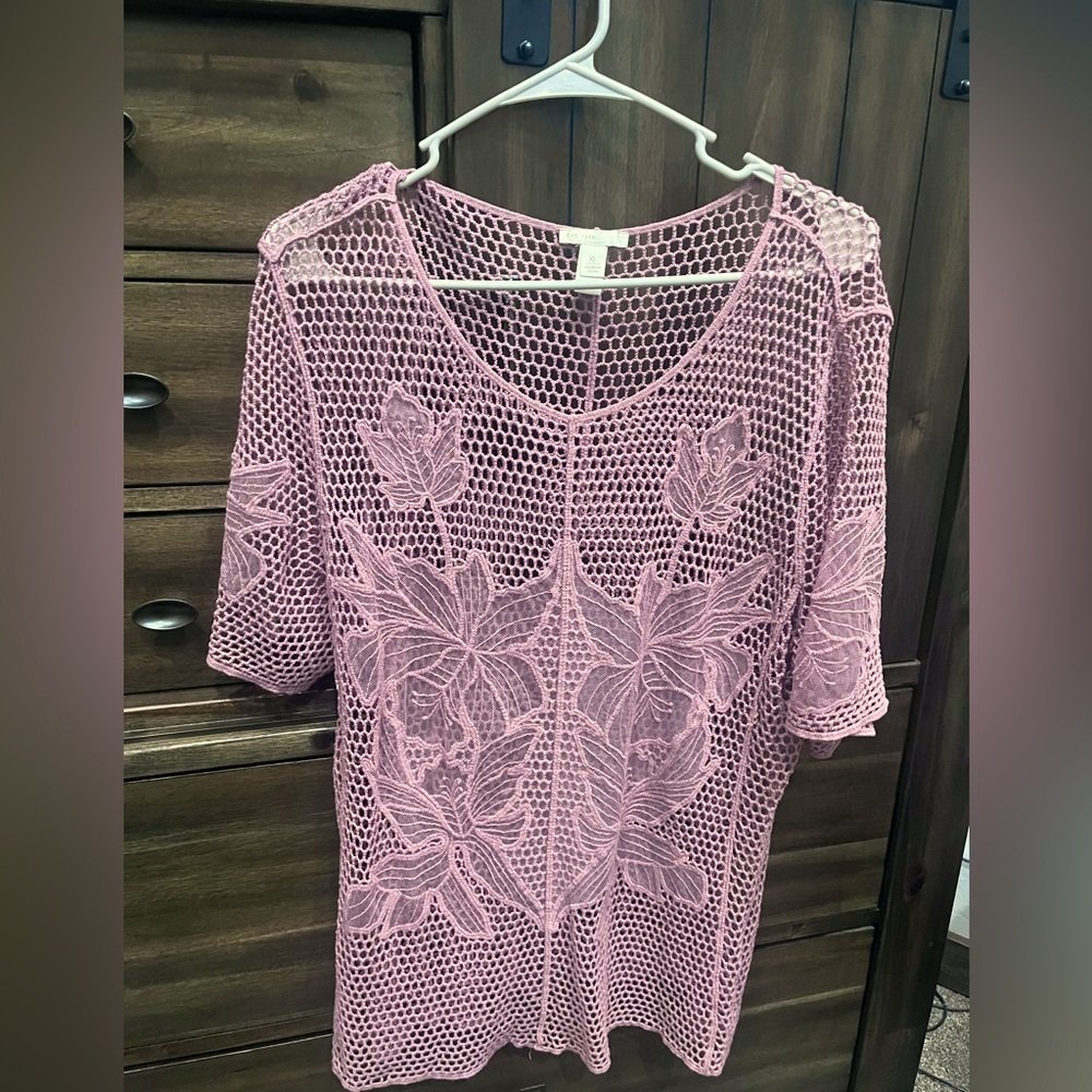 Unique top with lots of options!
